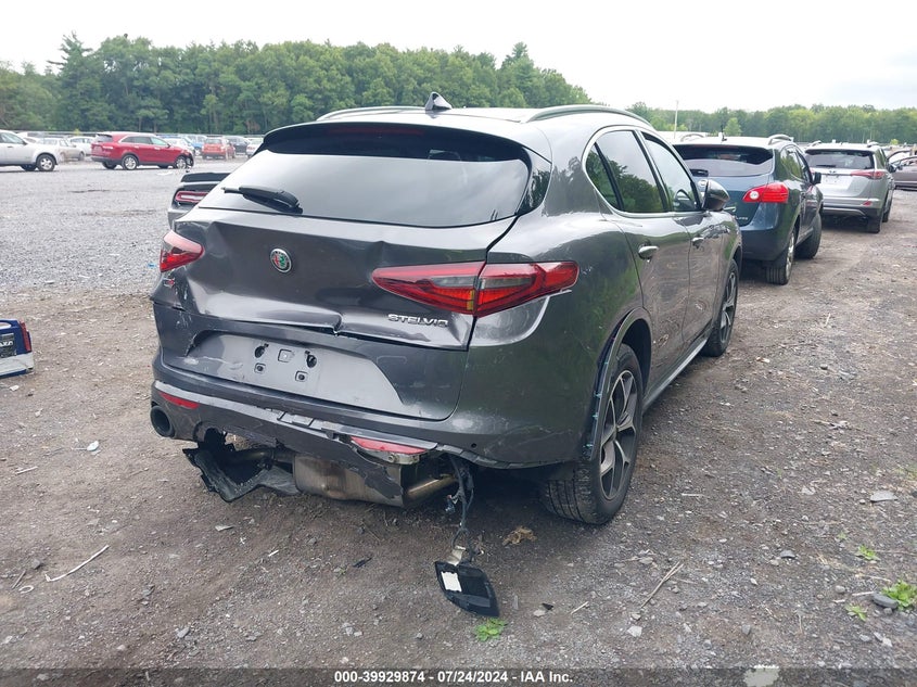 VIN ZASPAKBN9L7C83596 2020 ALFA ROMEO STELVIO TI AWD