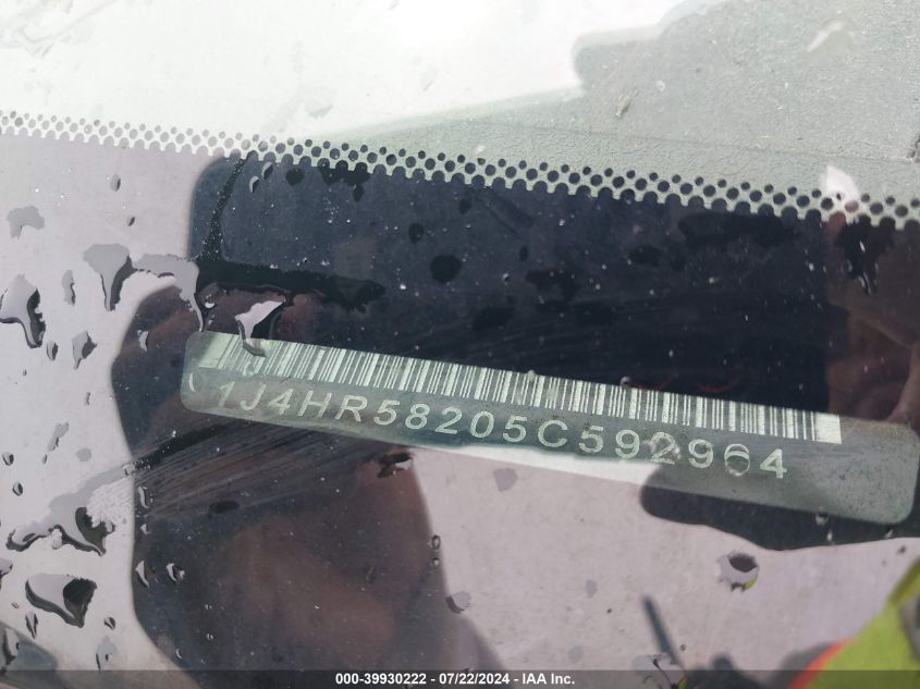 2005 Jeep Grand Cherokee Limited VIN: 1J4HR58205C592964 Lot: 39930222