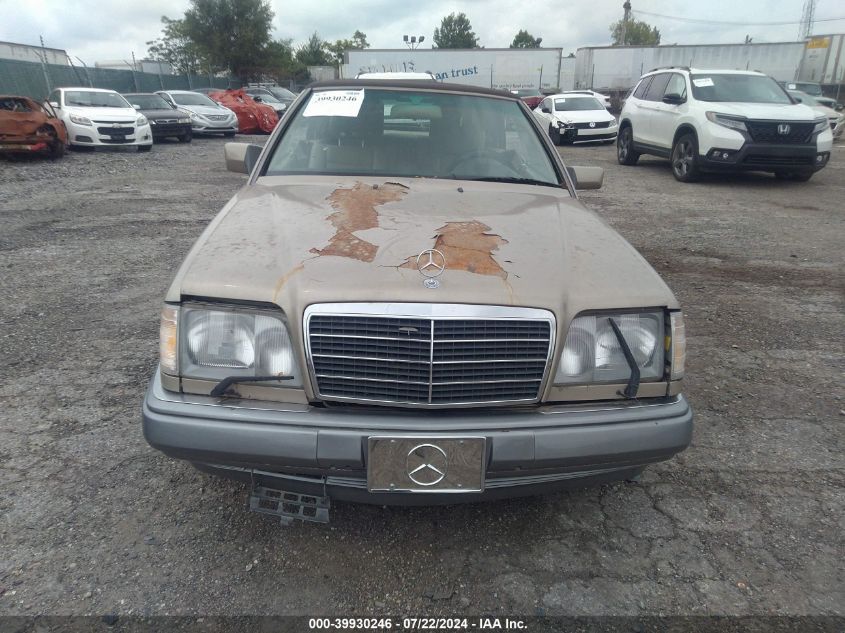 1995 Mercedes-Benz E 320 VIN: WDBEA66E8SC266553 Lot: 39930246