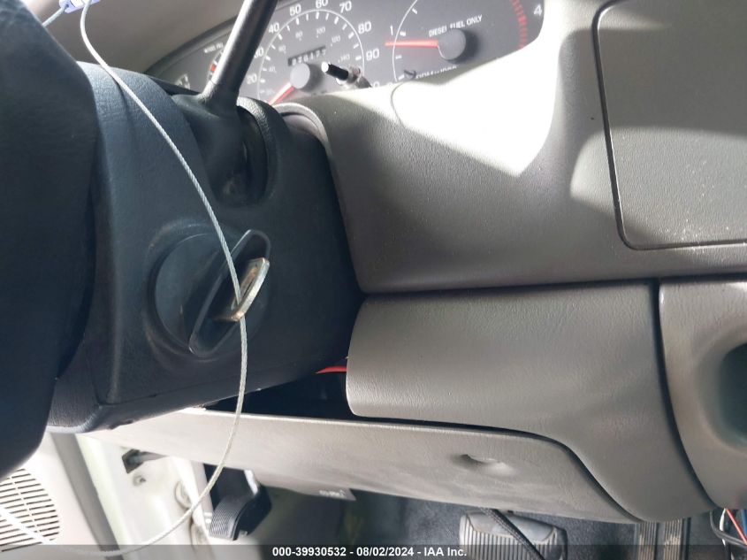 2000 Ford F-350 VIN: 1FDWF36F2YEC75918 Lot: 43203155