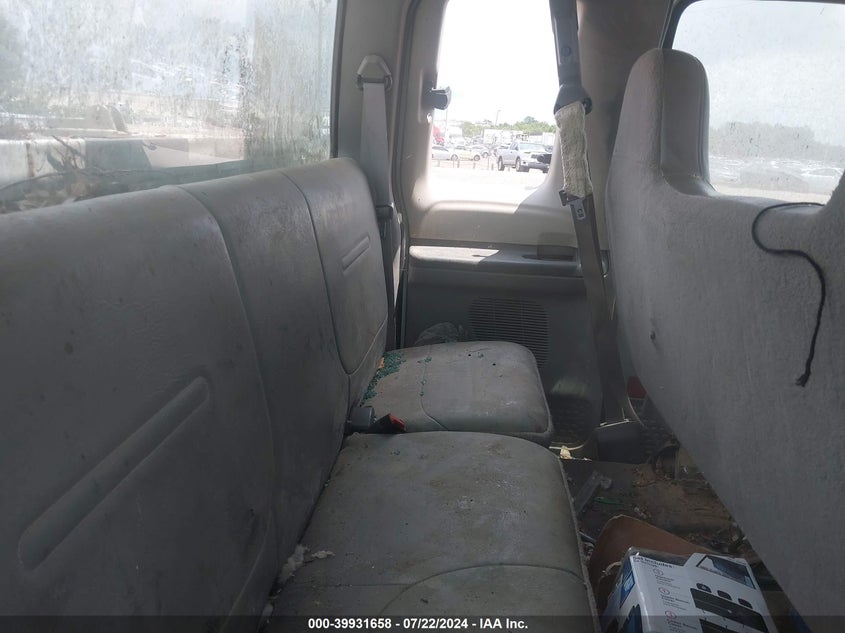 2000 Ford F-250 Lariat/Xl/Xlt VIN: 1FTNX21L4YEB76571 Lot: 39931658