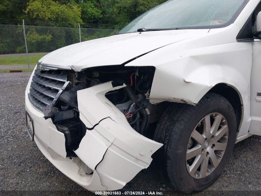 2008 Chrysler Town & Country Touring VIN: 2A8HR54PX8R837913 Lot: 39931683