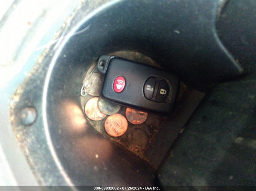 2011 Toyota Prius Two VIN: JTDKN3DU3B0251719 Lot: 39932062