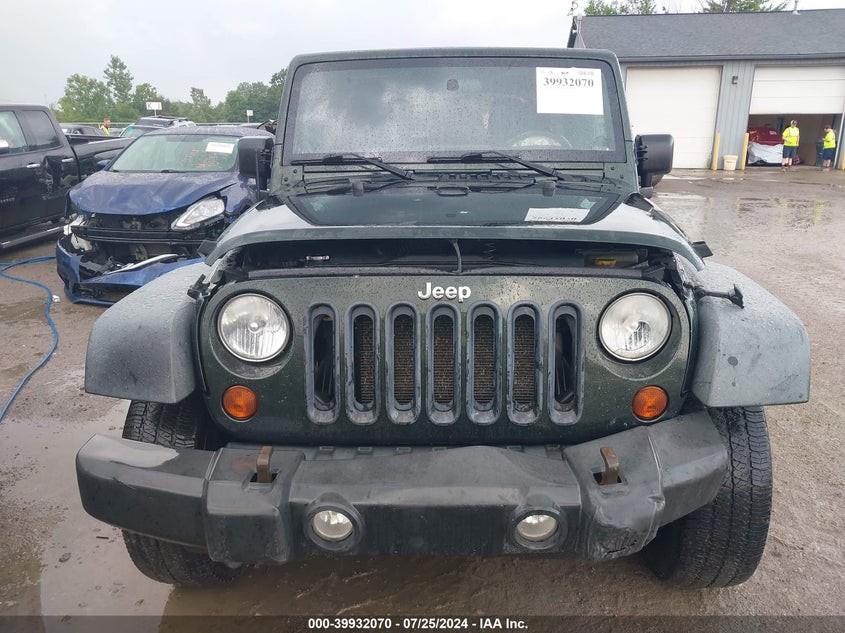 2011 Jeep Wrangler Unlimited Sport VIN: 1J4BA3H1XBL520304 Lot: 39932070