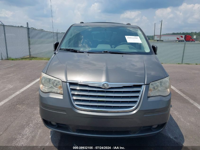 2010 Chrysler Town & Country Touring VIN: 2A4RR5D13AR288935 Lot: 39932105