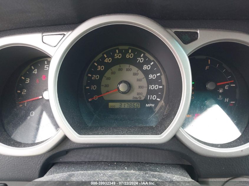 2004 Toyota 4Runner Sr5 V6 VIN: JTEBU14R440030308 Lot: 39932349