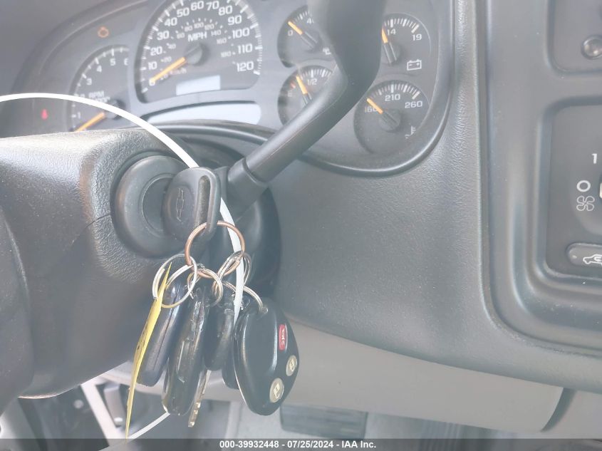 2005 Chevrolet Tahoe Ls VIN: 1GNEC13V05R100555 Lot: 39932448