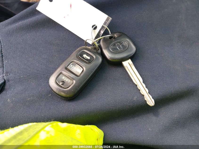 2003 Toyota Camry Xle VIN: 4T1BE30K83U722922 Lot: 39932565