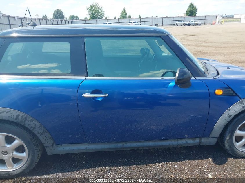 2007 Mini Cooper VIN: WMWMF33547TL68356 Lot: 39932890