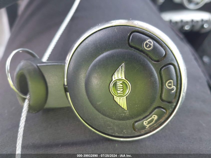 2007 Mini Cooper VIN: WMWMF33547TL68356 Lot: 39932890