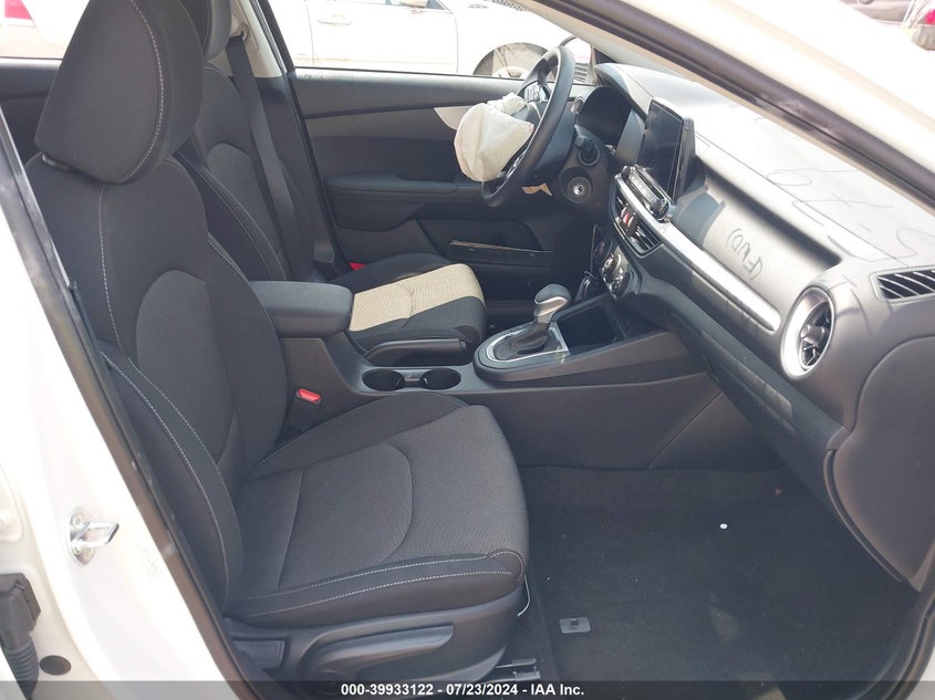 VIN 3KPF24AD3RE792579 2024 KIA FORTE LXS