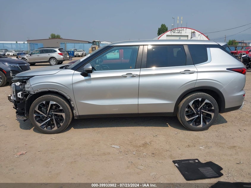 2024 Mitsubishi Outlander Se 2.5 2Wd/Se Black Edition S-Awc/Se Black Edition W/Pano Roof VIN: JA4J3VA8XRZ037640 Lot: 39933982