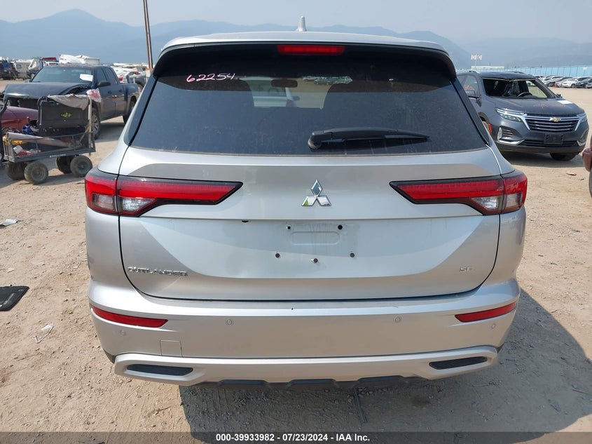 2024 Mitsubishi Outlander Se 2.5 2Wd/Se Black Edition S-Awc/Se Black Edition W/Pano Roof VIN: JA4J3VA8XRZ037640 Lot: 39933982