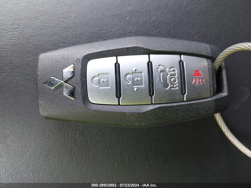 2024 Mitsubishi Outlander Se 2.5 2Wd/Se Black Edition S-Awc/Se Black Edition W/Pano Roof VIN: JA4J3VA8XRZ037640 Lot: 39933982