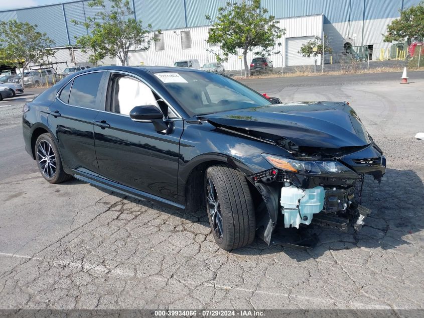 4T1G11AK4RU852564 2024 TOYOTA CAMRY - Image 1