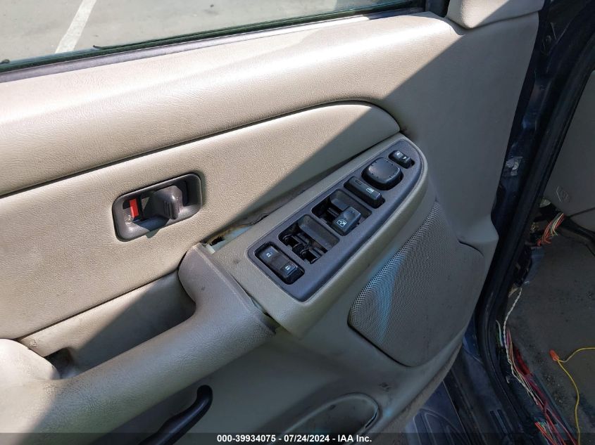 2004 Chevrolet Tahoe Ls VIN: 1GNEC13V94R172563 Lot: 39934075