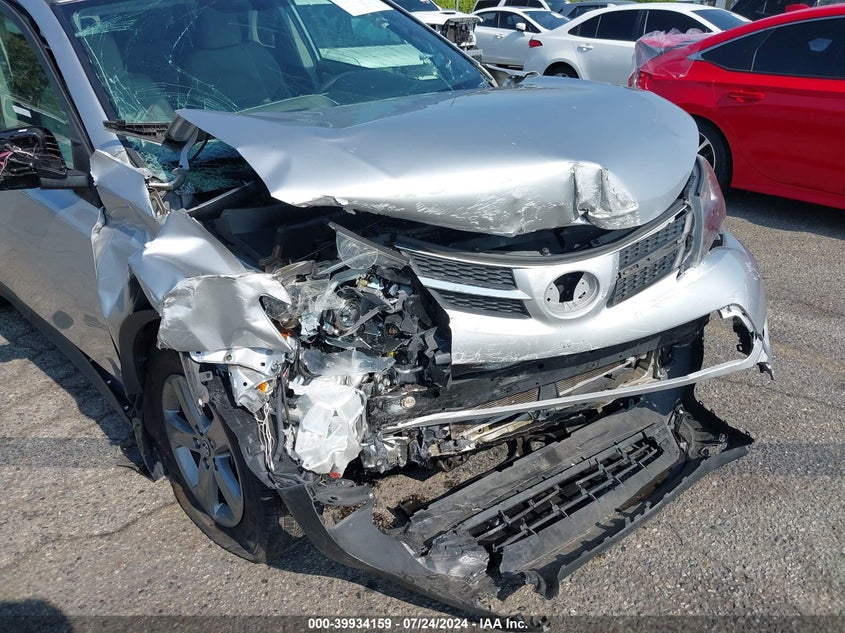 2T3WFREVXFW140370 2015 Toyota Rav4 Xle