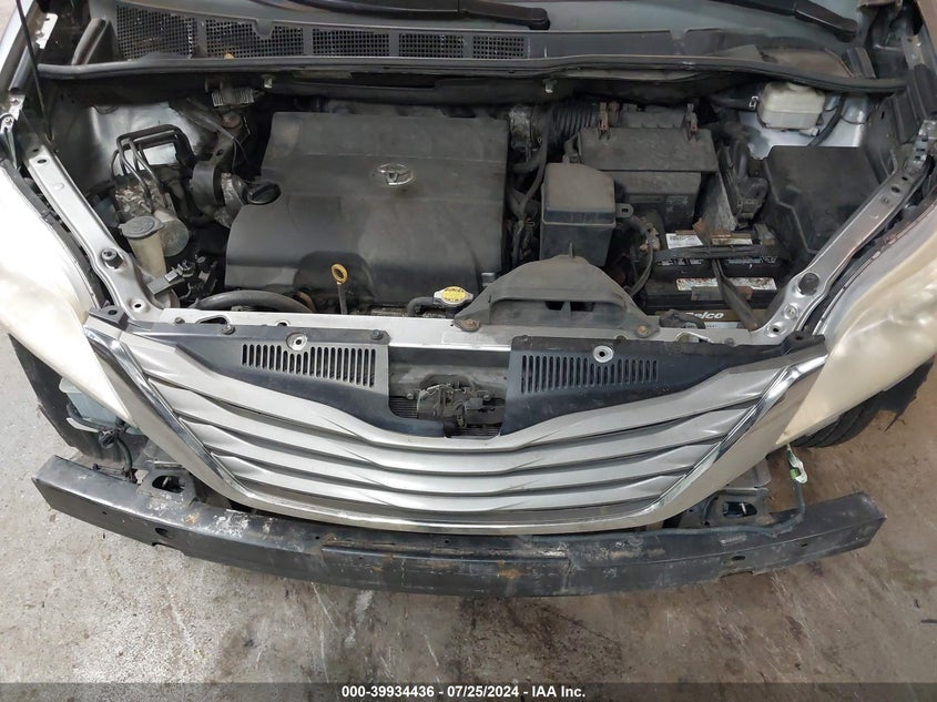 2011 Toyota Sienna Xle V6 VIN: 5TDYK3DCXBS107785 Lot: 39934436