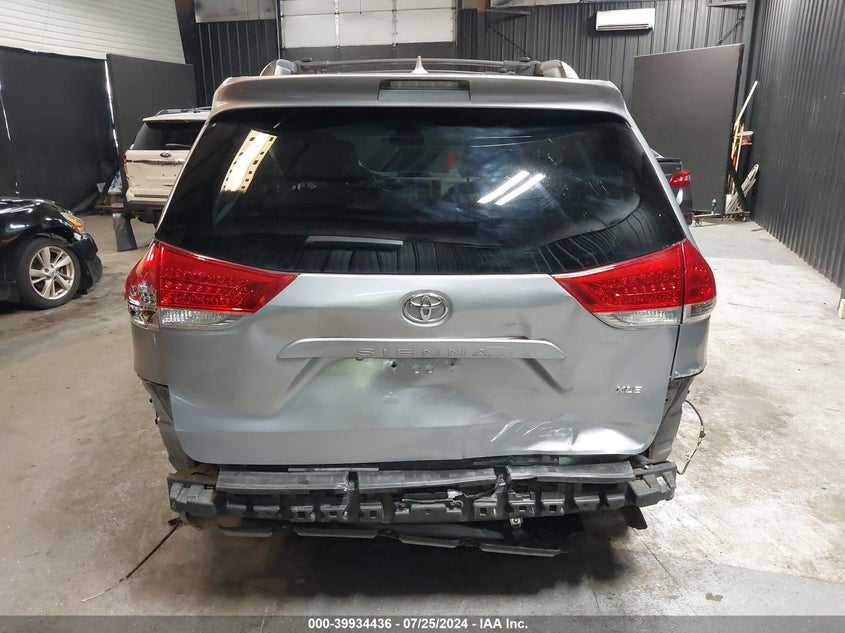 2011 Toyota Sienna Xle V6 VIN: 5TDYK3DCXBS107785 Lot: 39934436