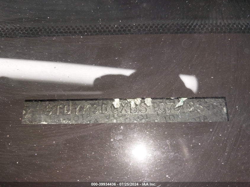 2011 Toyota Sienna Xle V6 VIN: 5TDYK3DCXBS107785 Lot: 39934436