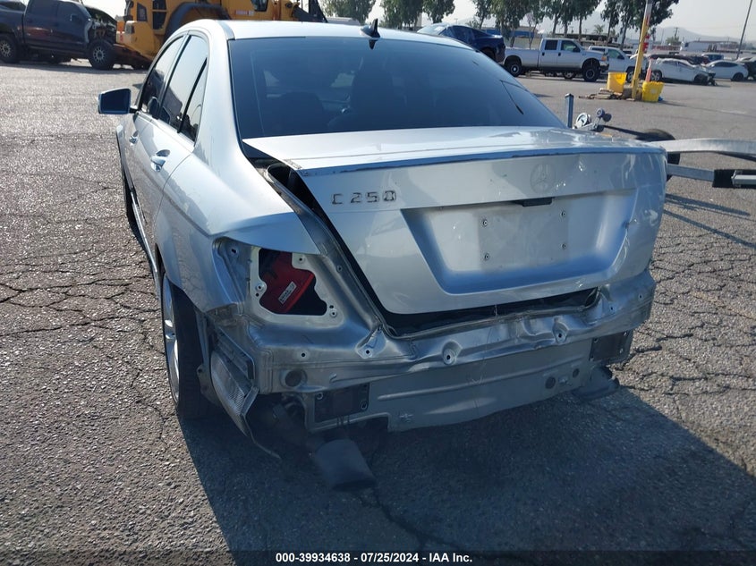 2014 Mercedes-Benz C 250 Luxury/Sport VIN: WDDGF4HB6EA946086 Lot: 39934638