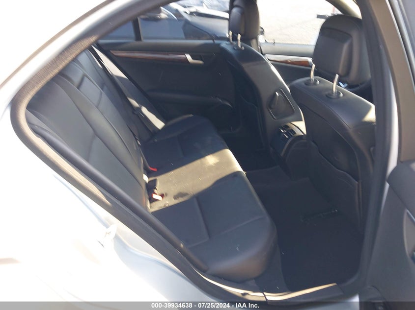 2014 Mercedes-Benz C 250 Luxury/Sport VIN: WDDGF4HB6EA946086 Lot: 39934638