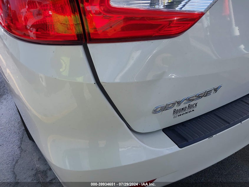 VIN 5FNRL6H72JB063770 2018 HONDA ODYSSEY EXL