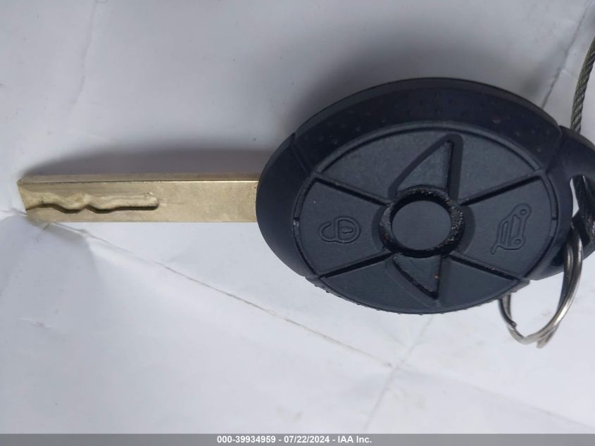 2008 Mini Cooper VIN: WMWRF33558TG19489 Lot: 39934959