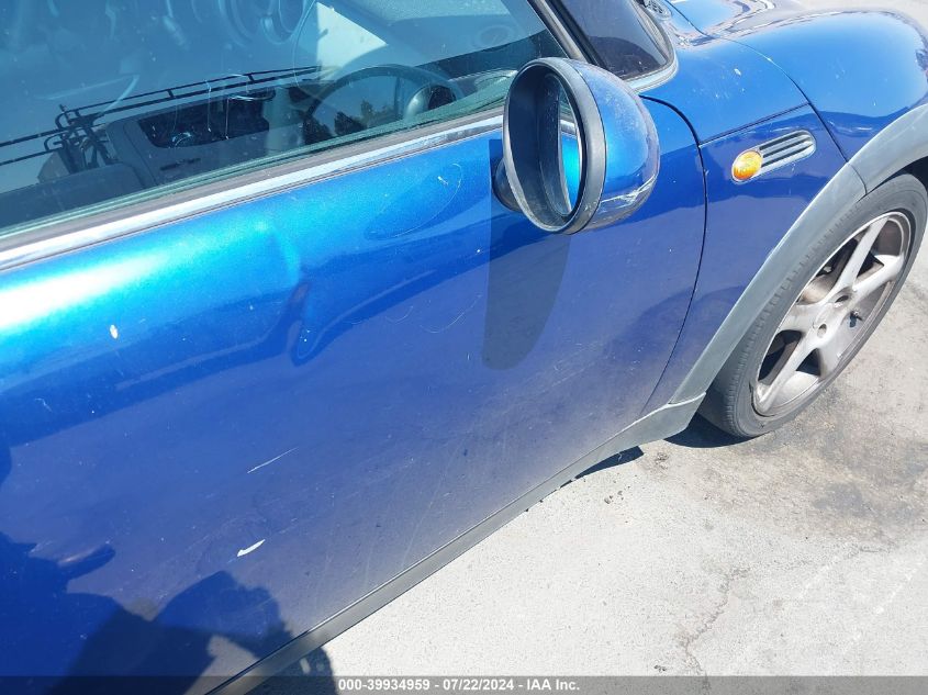 2008 Mini Cooper VIN: WMWRF33558TG19489 Lot: 39934959