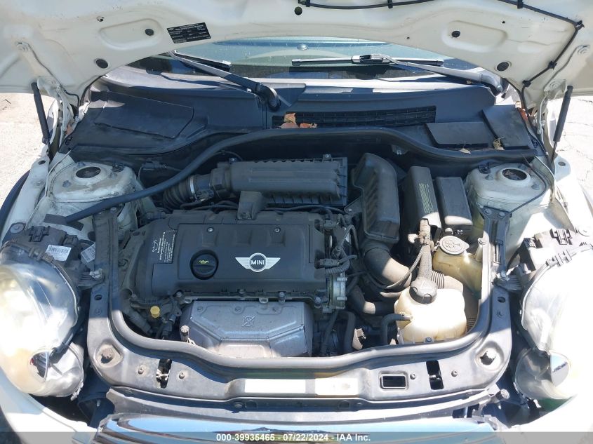 2011 Mini Cooper VIN: WMWSU3C52BT094371 Lot: 39935465