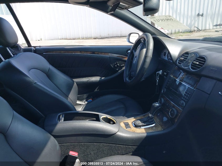 2007 Mercedes-Benz Clk 550 VIN: WDBTK72F77T074802 Lot: 39935513