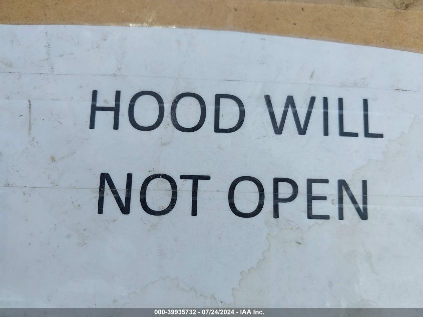 2016 Ford Escape Titanium VIN: 1FMCU9JXXGUB33719 Lot: 39935732