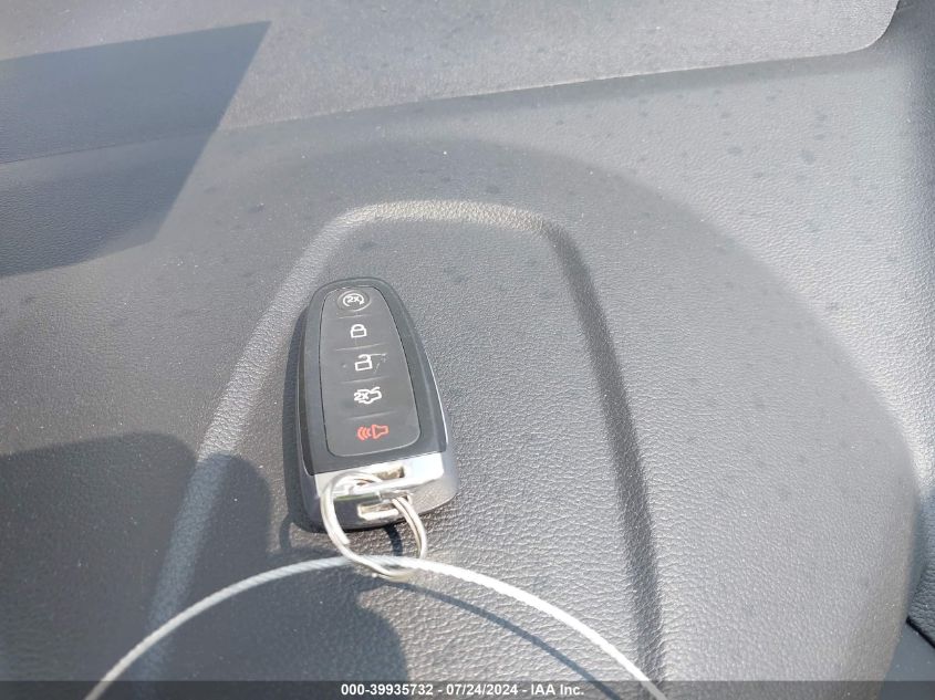 2016 Ford Escape Titanium VIN: 1FMCU9JXXGUB33719 Lot: 39935732