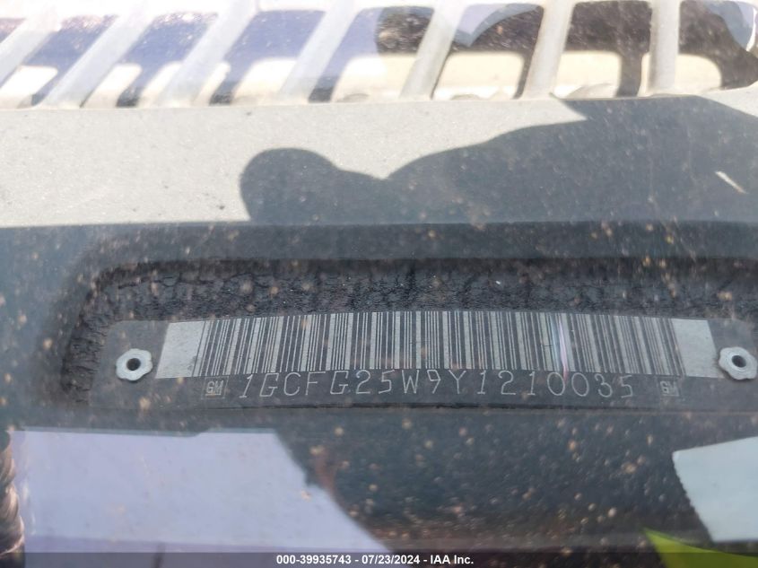 2000 Chevrolet Express VIN: 1GCFG25W9Y1210035 Lot: 39935743