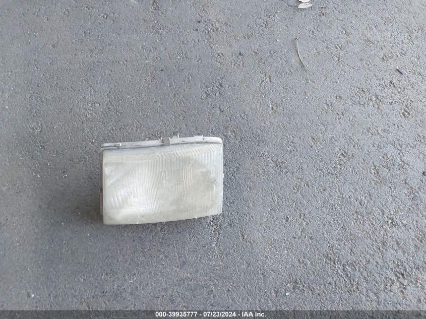 1998 Toyota Tacoma Xtracab VIN: 4TAWN72N5WZ157777 Lot: 39935777