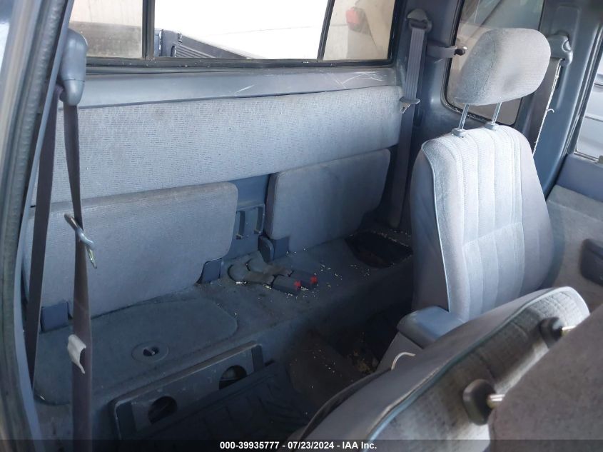 1998 Toyota Tacoma Xtracab VIN: 4TAWN72N5WZ157777 Lot: 39935777