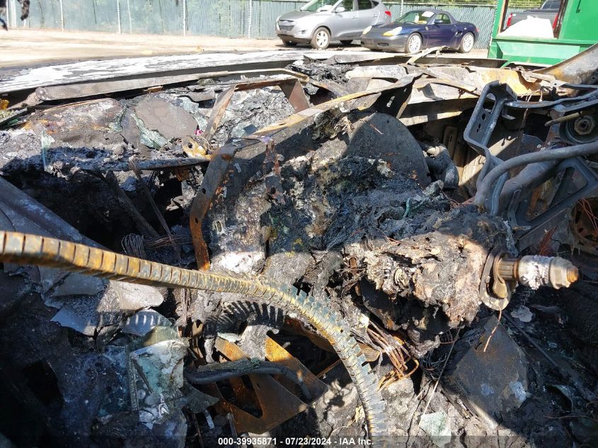 2004 Chevrolet Tahoe Ls VIN: 1GNEC13V84R262061 Lot: 39935871