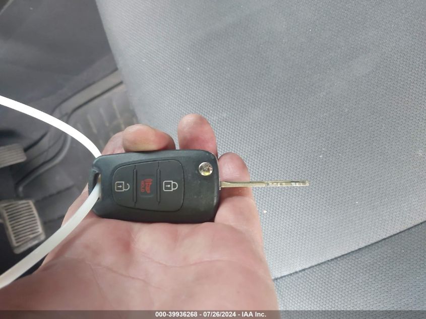 2011 Kia Soul + VIN: KNDJT2A29B7285346 Lot: 39936268