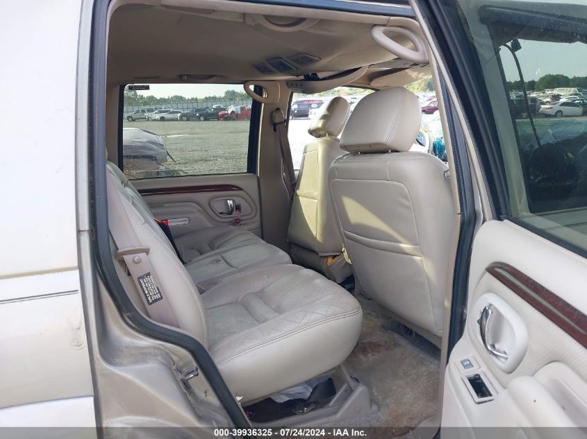 2000 Cadillac Escalade Standard VIN: 1GYEK63R7YR216717 Lot: 39936325