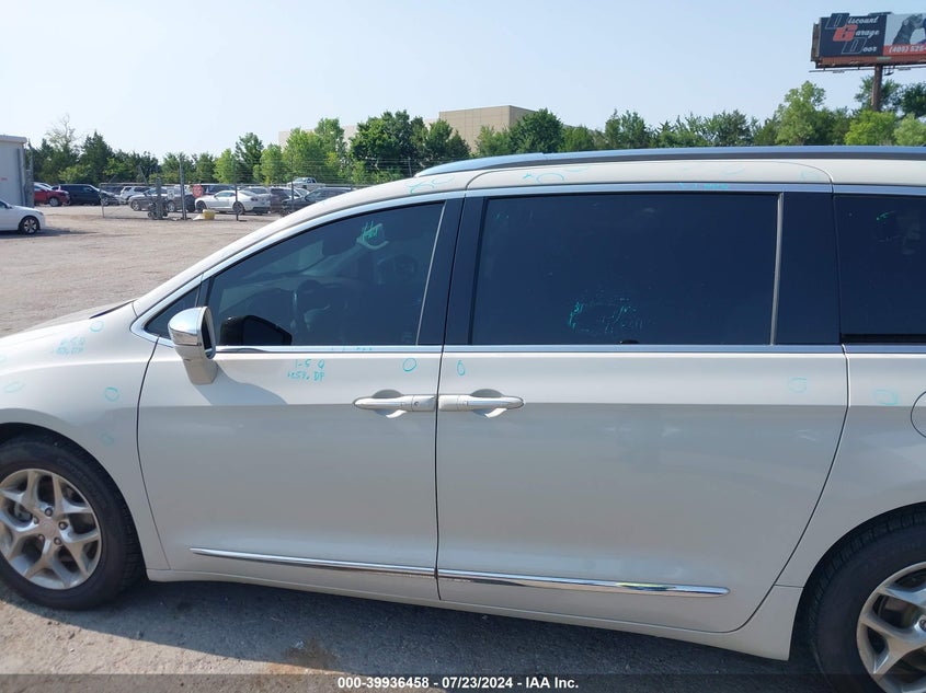 2017 CHRYSLER PACIFICA LIMITED - 2C4RC1GGXHR553683