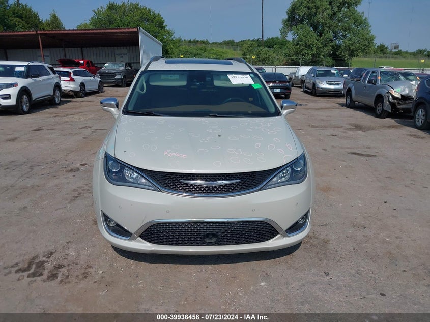 2017 CHRYSLER PACIFICA LIMITED - 2C4RC1GGXHR553683