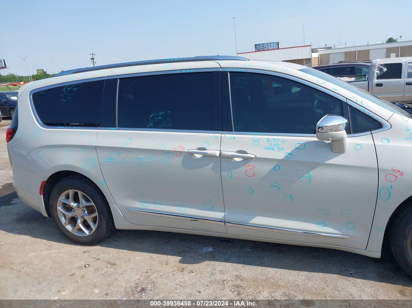 2017 CHRYSLER PACIFICA LIMITED - 2C4RC1GGXHR553683