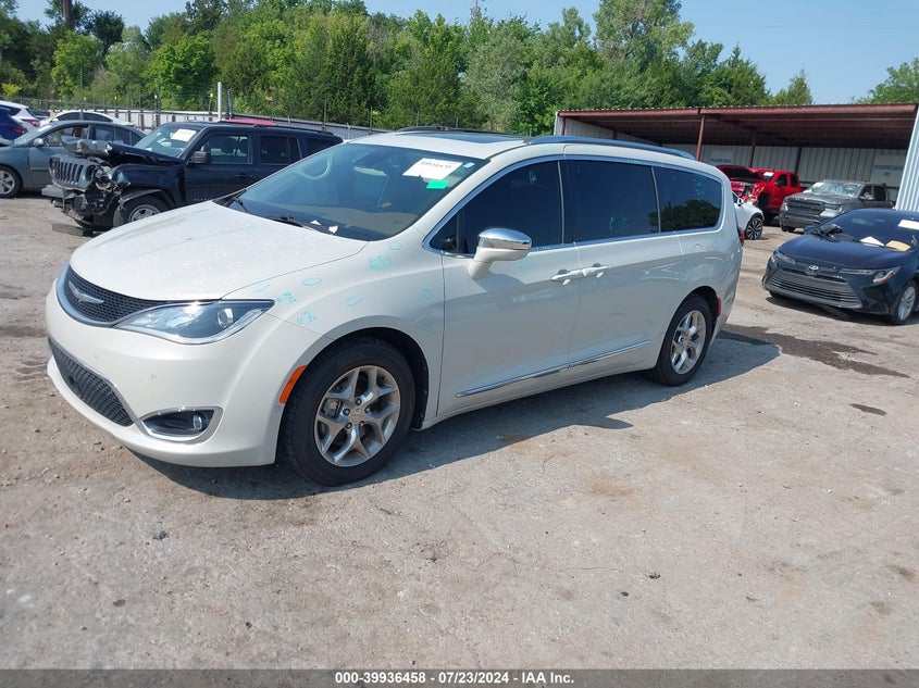 2017 CHRYSLER PACIFICA LIMITED - 2C4RC1GGXHR553683