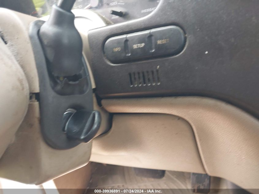 2004 Ford Expedition Eddie Bauer VIN: 1FMFU17L34LB08147 Lot: 39936891