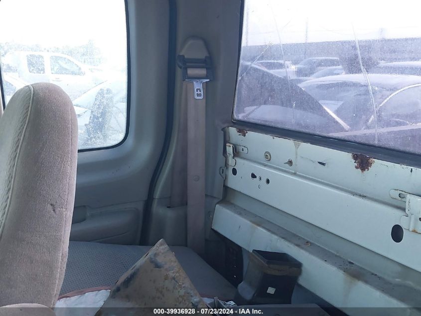 2000 Ford F-150 Lariat/Work Series/Xl/Xlt VIN: 1FTRX18W9YKA22581 Lot: 39936928