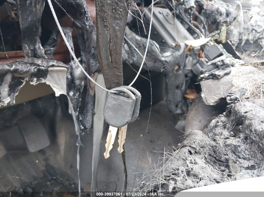 2005 Ford F-150 Stx/Xl/Xlt VIN: 1FTRF12W65NA78001 Lot: 39937061