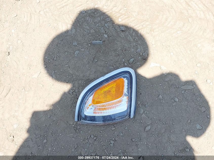 2000 Toyota Tacoma Base V6 VIN: 4TAVN52N0YZ640502 Lot: 39937176