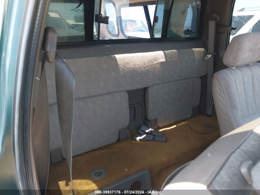 2000 Toyota Tacoma Base V6 VIN: 4TAVN52N0YZ640502 Lot: 39937176