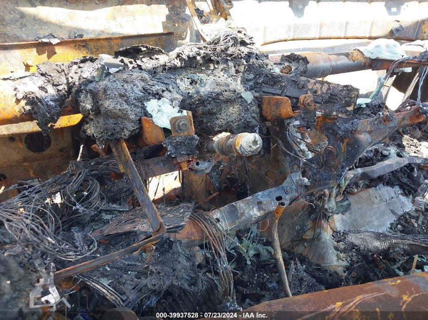 2000 Ford F-250 Lariat/Xl/Xlt VIN: 1FDNF20L9YEB51357 Lot: 39937528