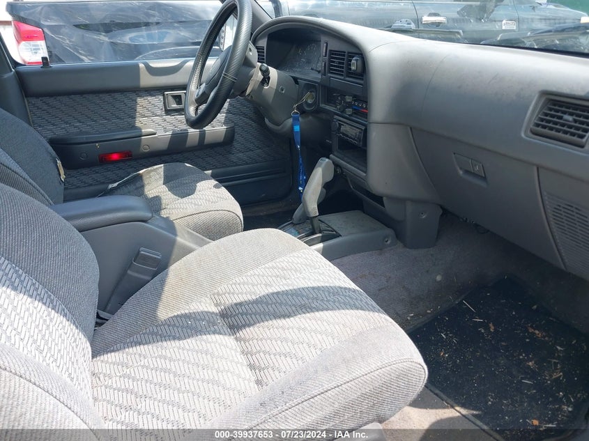 1993 Toyota 4Runner Vn39 Sr5 VIN: JT3VN39W7P0107576 Lot: 39937653